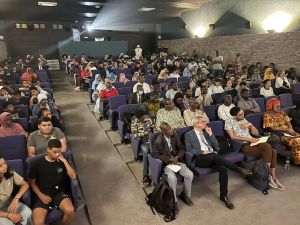 Public présent en masse à l'Institut Français de Mauritanie 