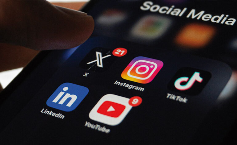 Commentaire | Les réseaux sociaux, casse-tête de la société moderne