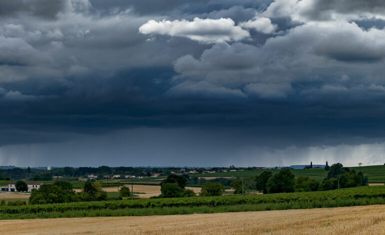 Pluies orageuses et vent fort attendus sur le pays cette nuit