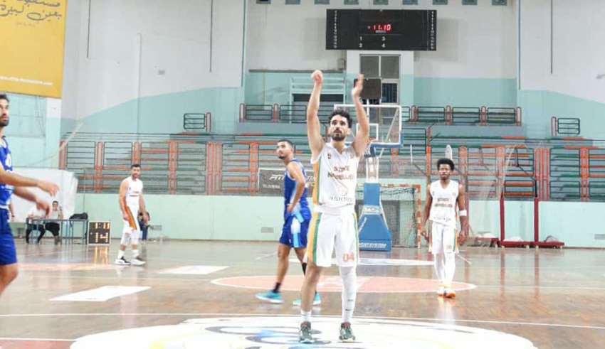 Ахмед редко