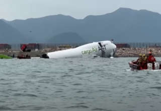 Crash cargo air